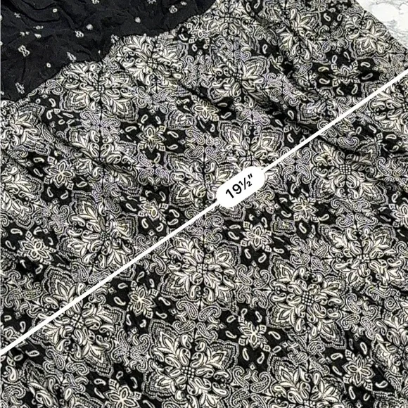 Torrid Black and White Floral Jumpsuit size 2X - Picture 11 of 12